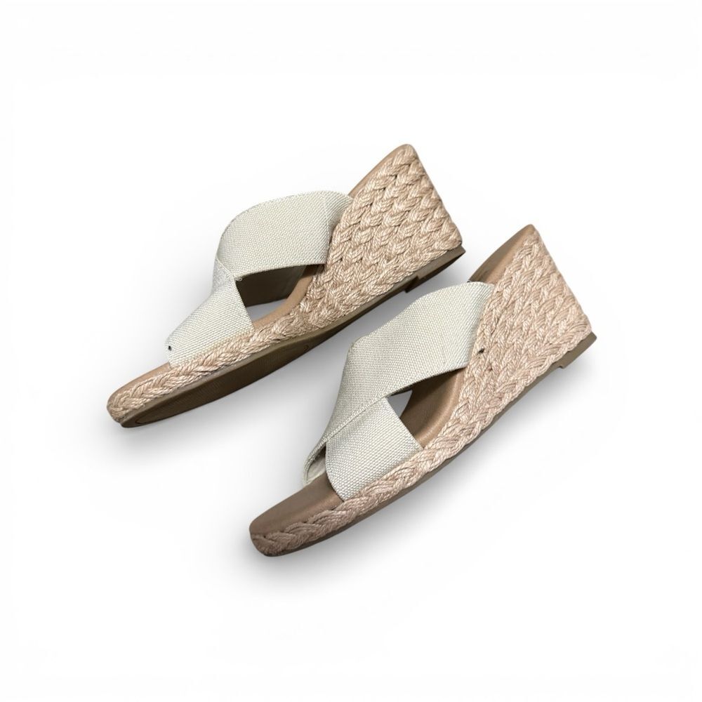 Tommy Bahama Suzette Ivory Canvas Espadrille Wedge Sandals Size 8M Tan Neutral